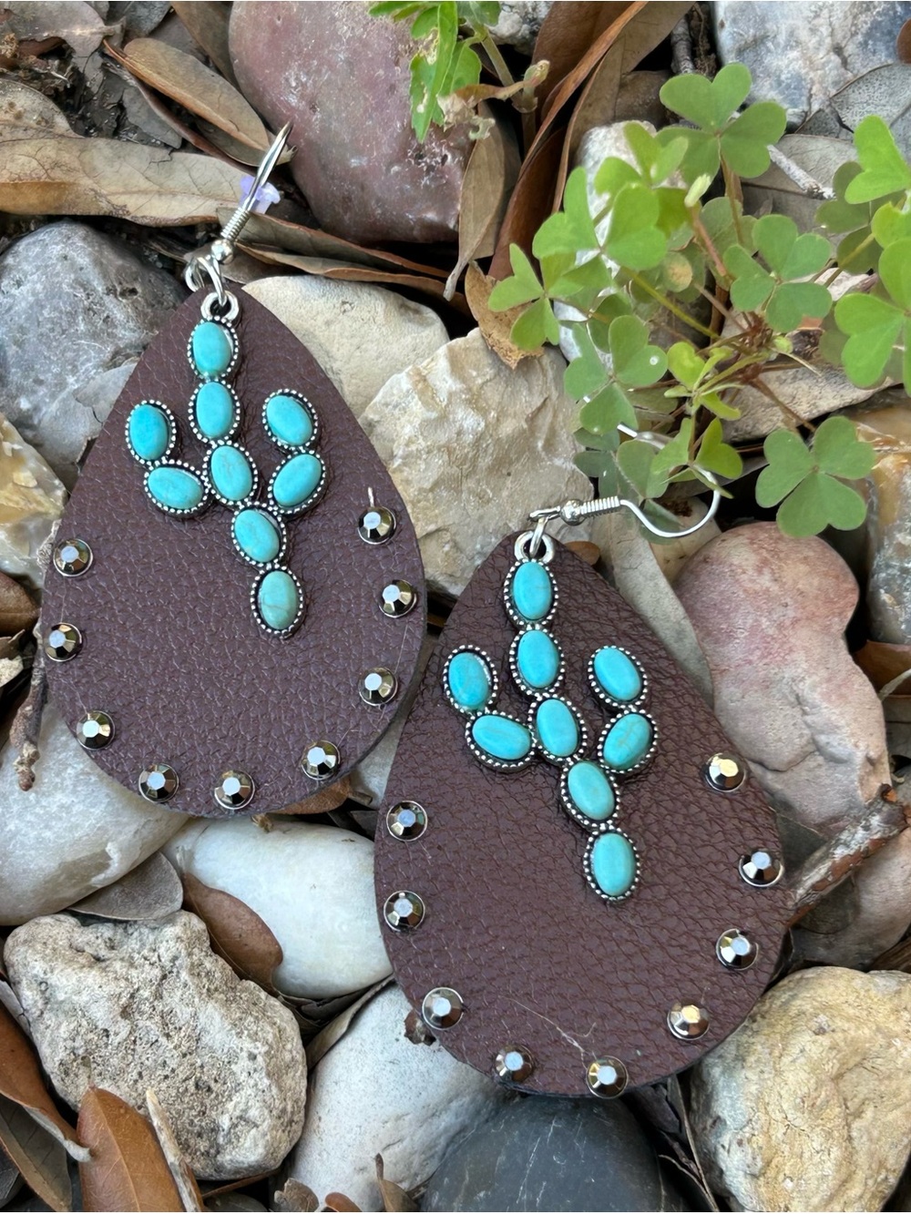 Brown Leather Teardrop Earrings with Turquoise Accents - Picture 4 of 4